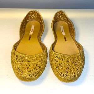 Rubber! Gold, sparkle & 100% rain proof!